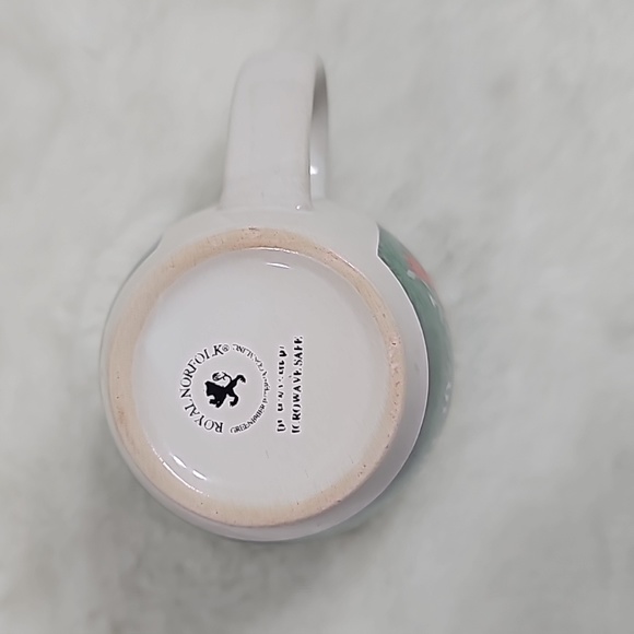 Royal Norfolk Cardinal It's the Most Wonderful Time of the Year Coffee Mug - Picture 4 of 4